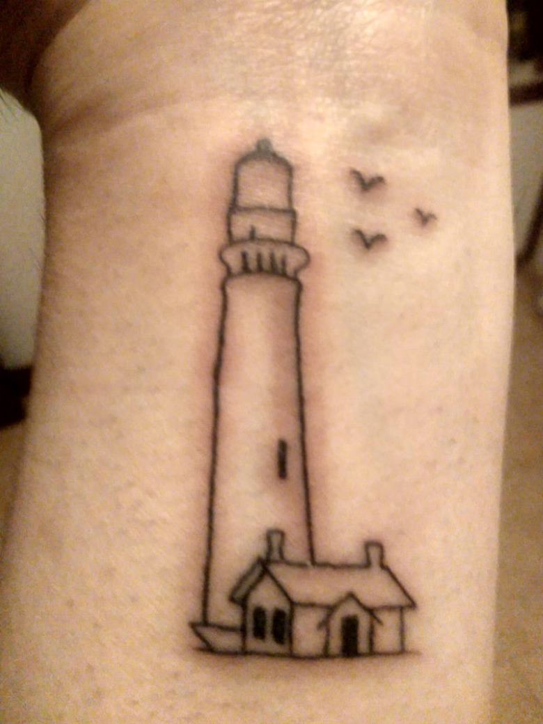 Un faro tatuado en tu cumpleaños por Fran Sanabre