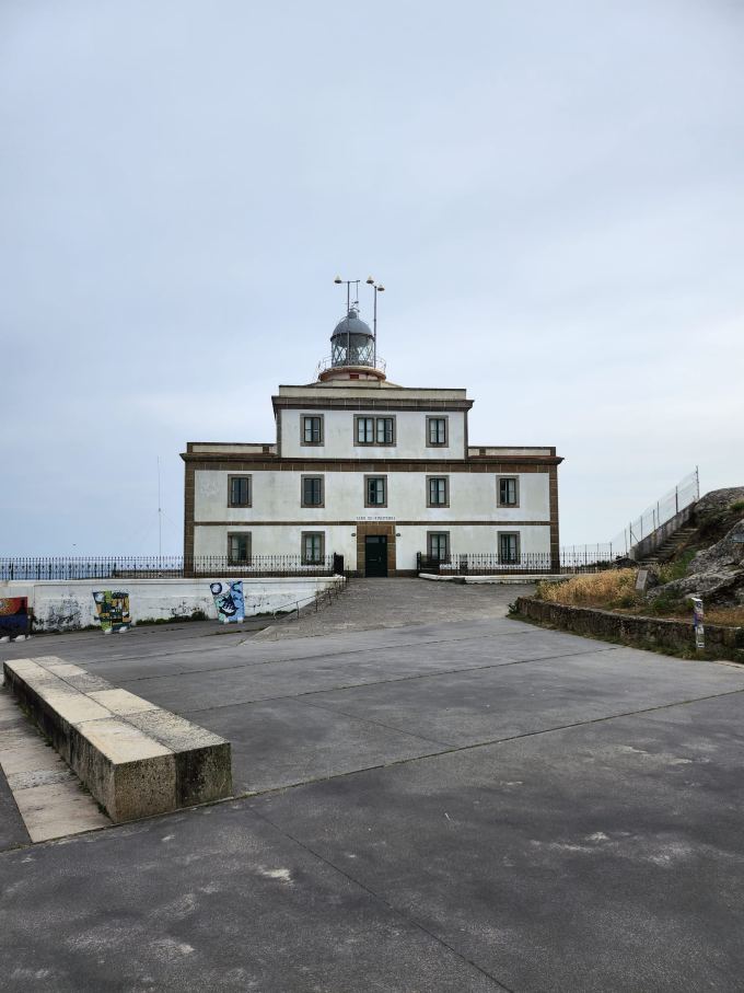 Faro del cabo de Finisterre por Adrián M.