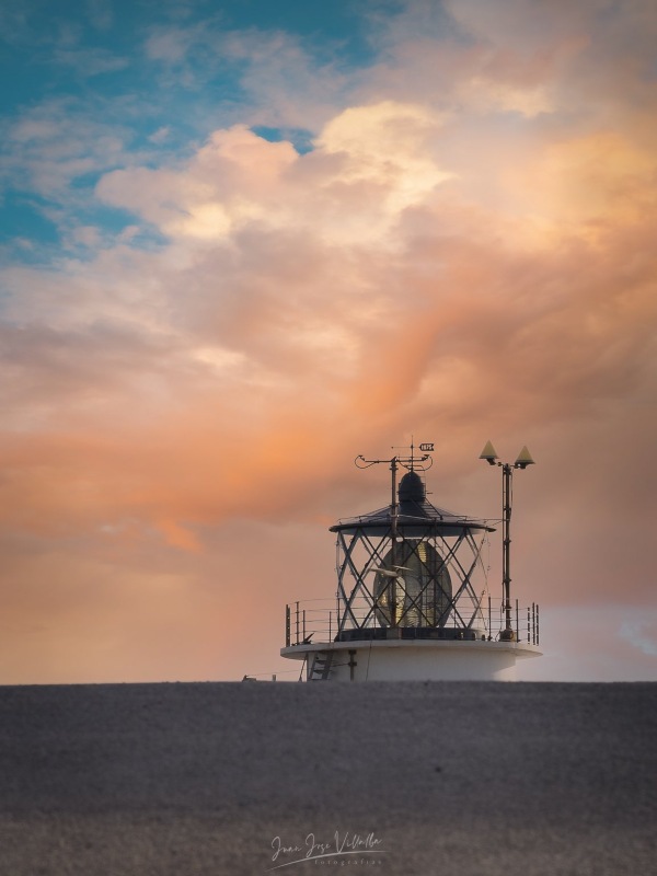 Restauración del faro de Tarifa por Juan José Villalba