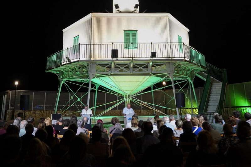 «X Nit Literària» al far de la Banya