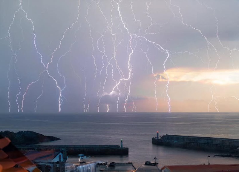 Una imagen electrizante por Manolo Tobalina
