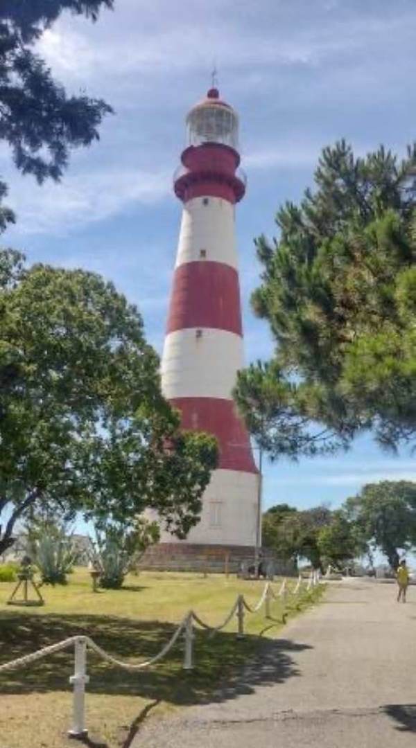 El faro Punta Mogotes por Mariel Pérez