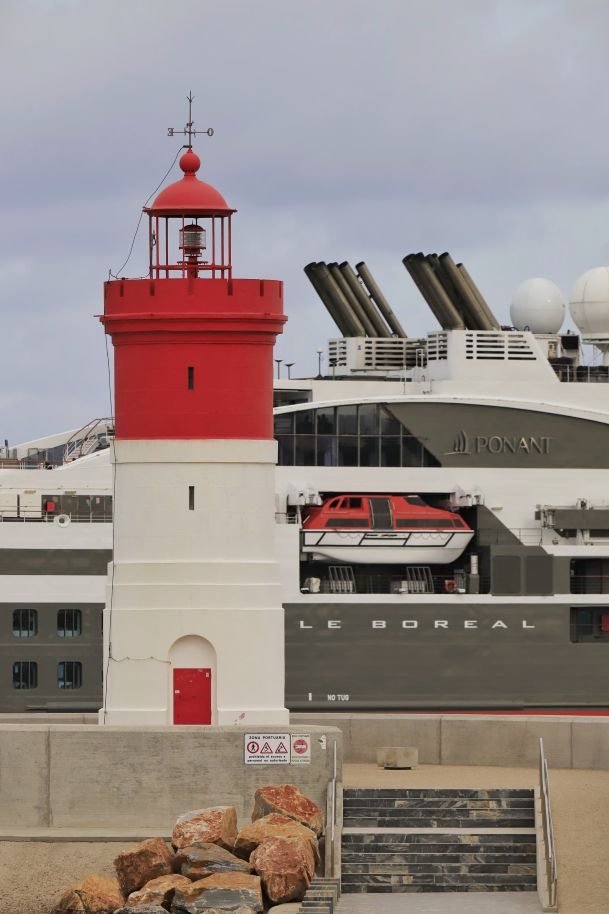 El -Le Boréal- zarpa de Cartagena por Miguel Egea